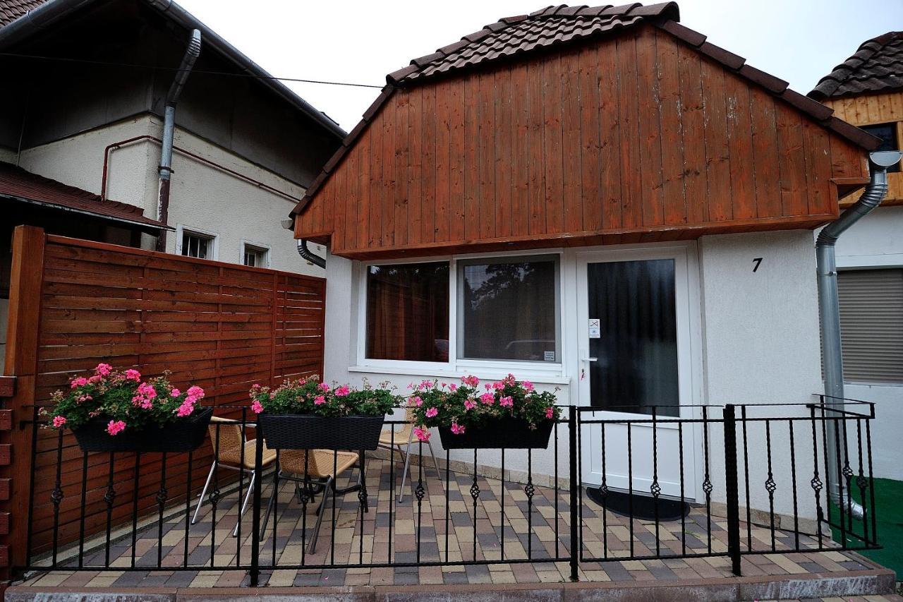 Luca Apartman Apartamento Balatonlelle Exterior foto